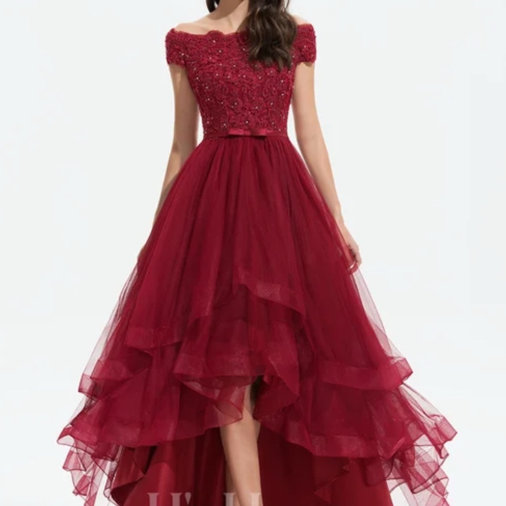 Red High-Low Tiered Gown with Flutter Cap Sleeves
Used